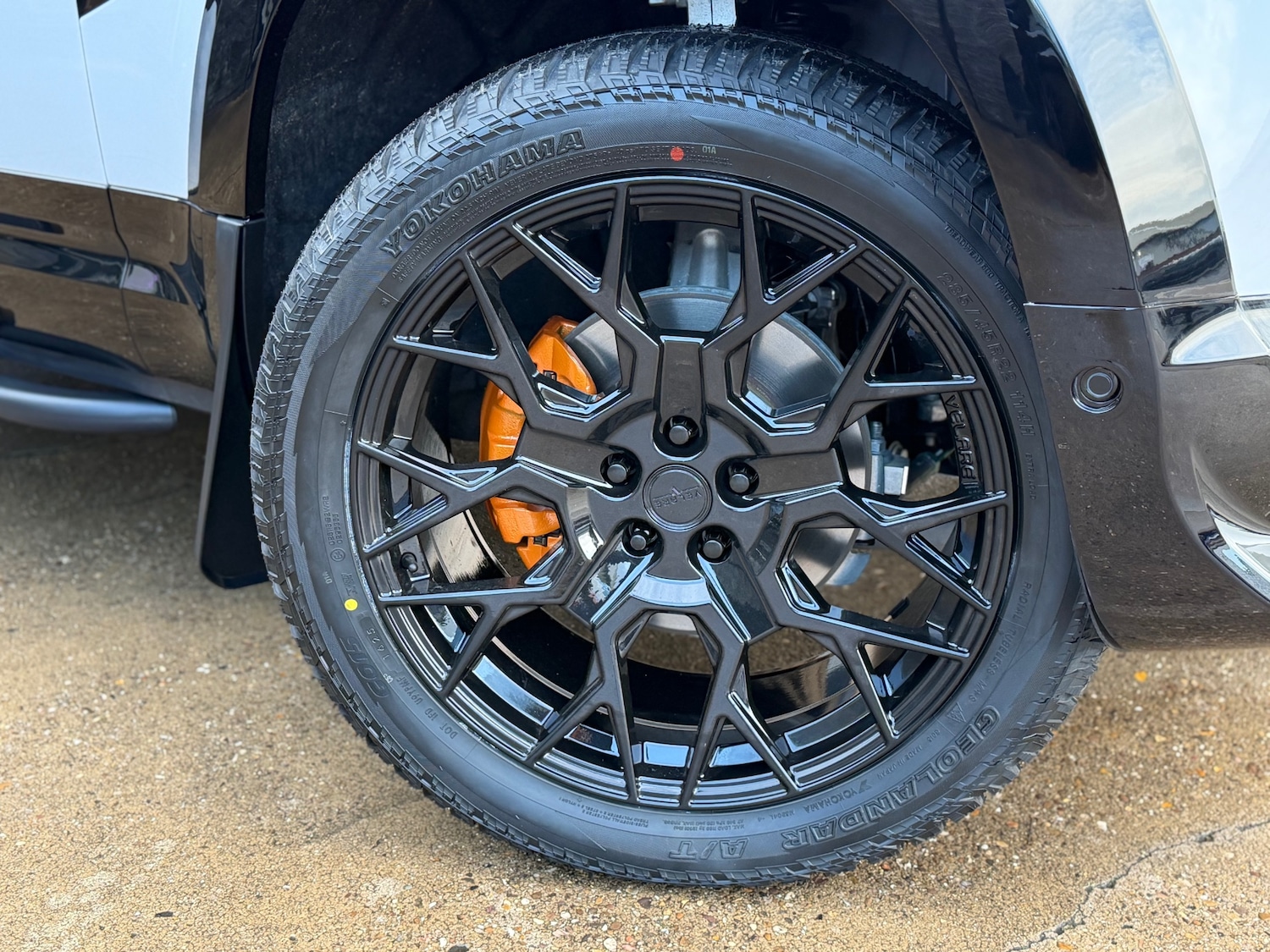 Used Land Rover Defender 2025 for sale - 76979507: Photo 8