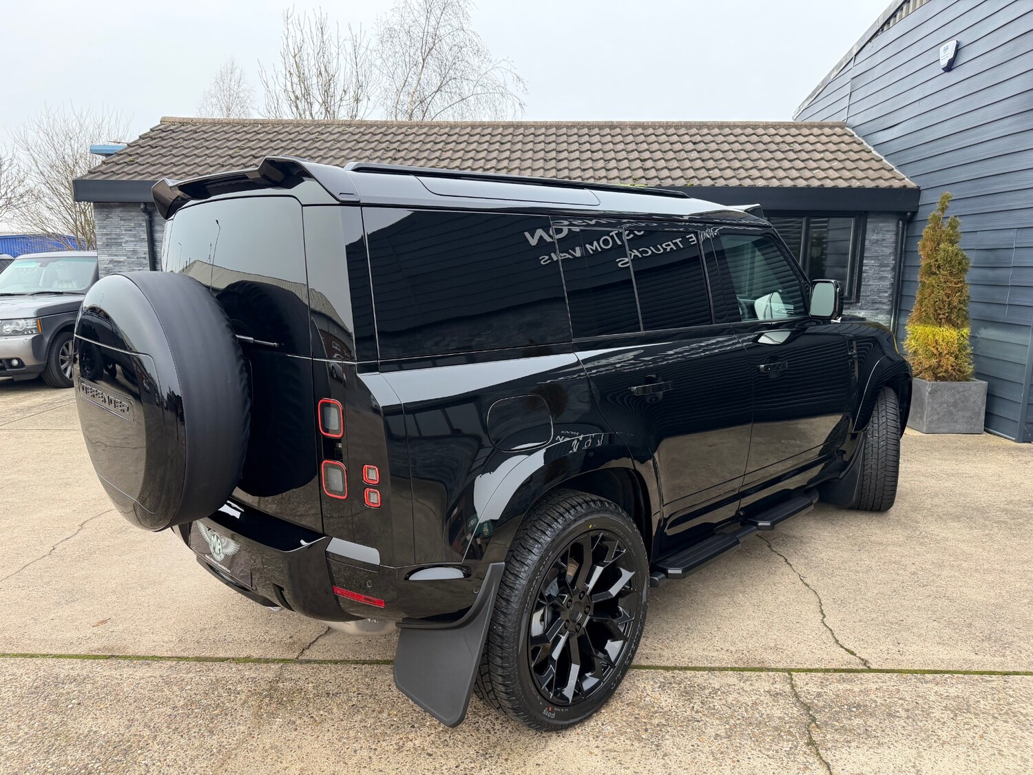 Used Land Rover Defender 2025 for sale - 77137533: Photo 19