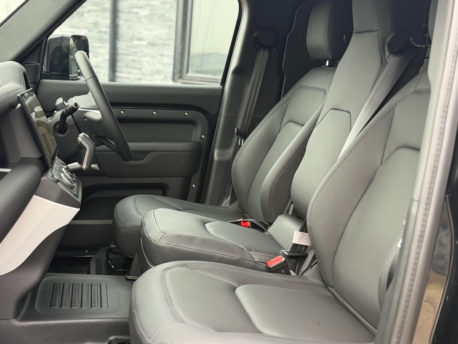 Used Land Rover Defender 2025 for sale - 77137533: Photo 28