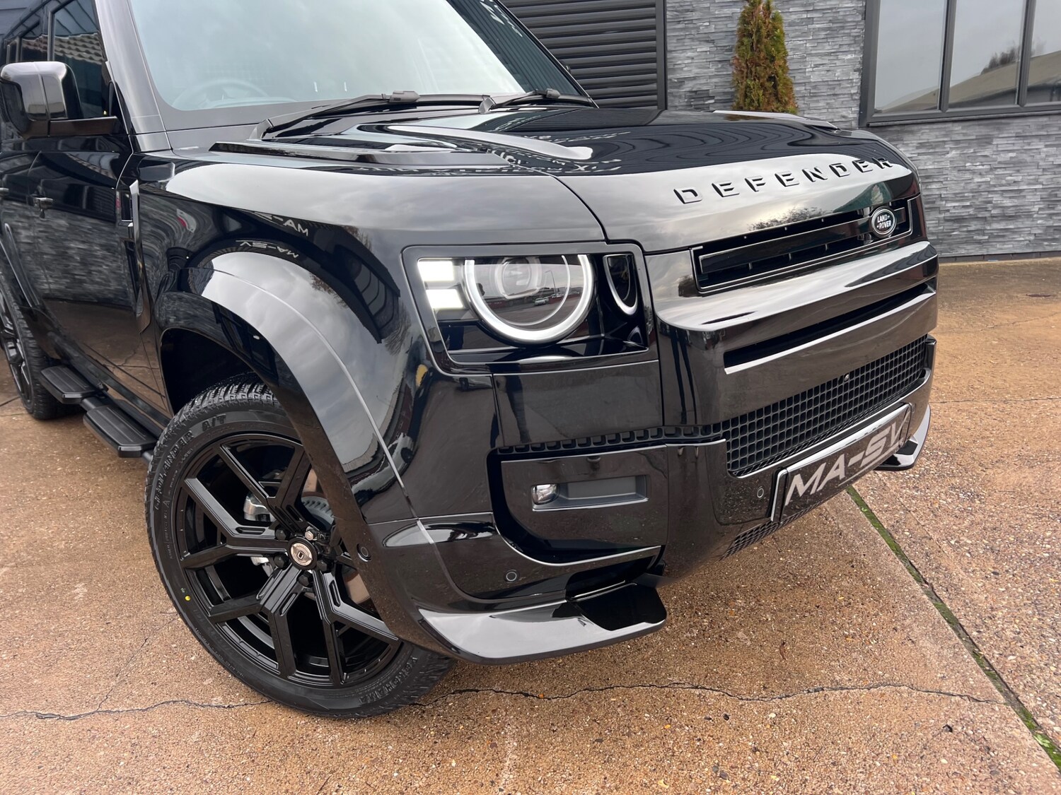 Used Land Rover Defender 2025 for sale - 76352837: Photo 14