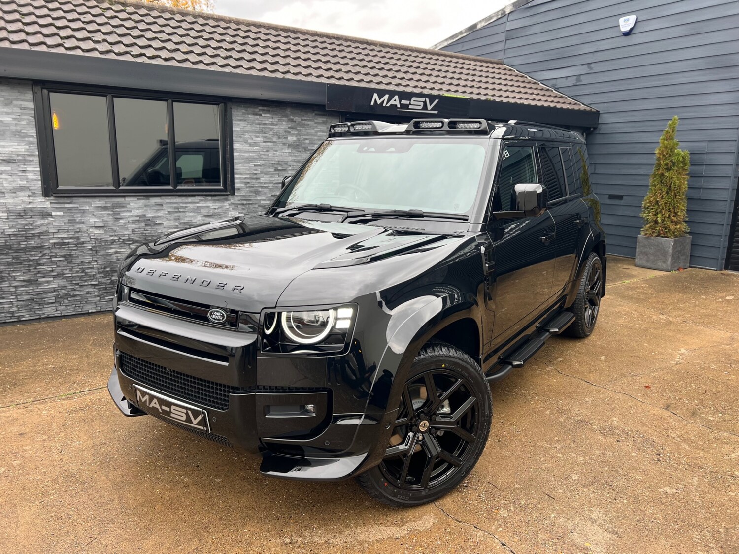 Used Land Rover Defender 2025 for sale - 76352837: Photo 23