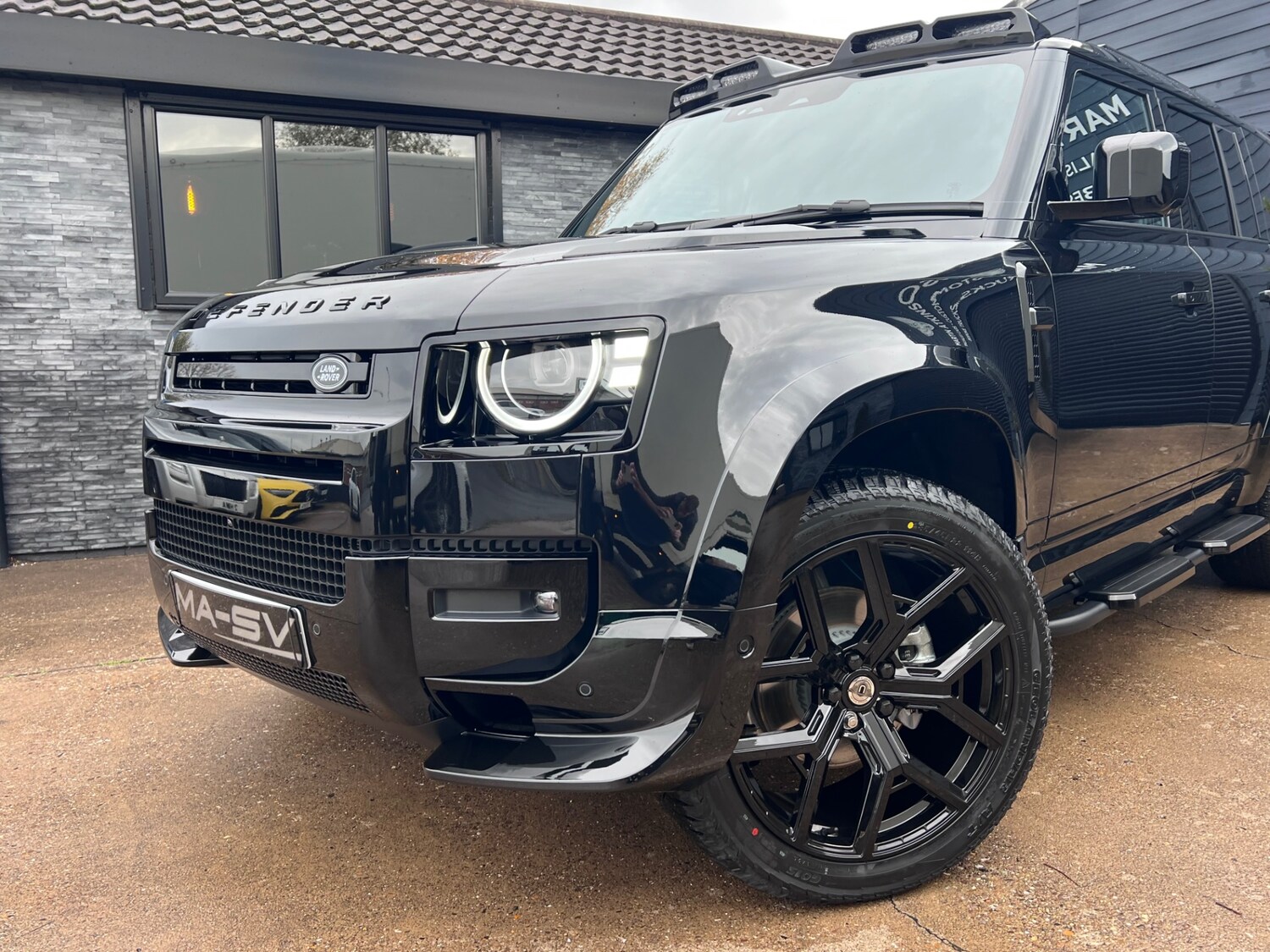 Used Land Rover Defender 2025 for sale - 76352837: Photo 24