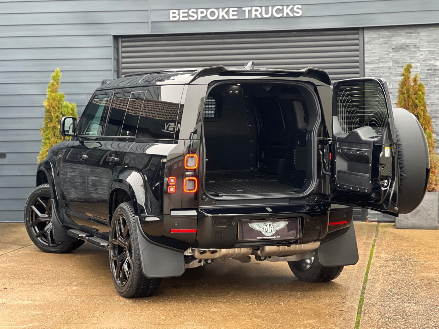 Used Land Rover Defender 2025 for sale - 76352837: Photo 26