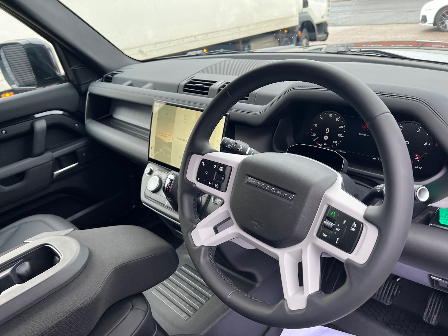 Used Land Rover Defender 2025 for sale - 76352837: Photo 9