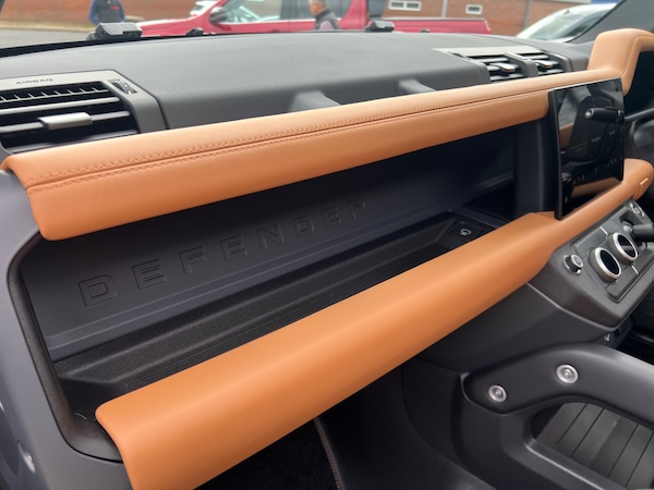 Used Land Rover Defender 2024 for sale - 75055047: Photo 27