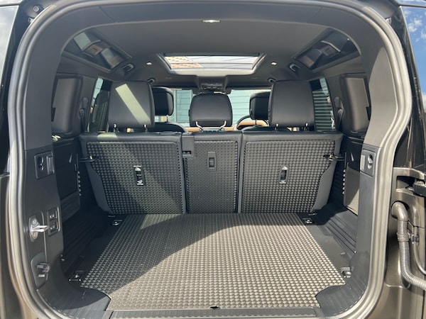 Used Land Rover Defender 2024 for sale - 75055047: Photo 33