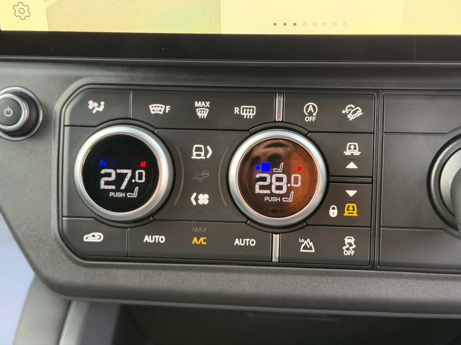 Used Land Rover Defender 2025 for sale - 76979569: Photo 11