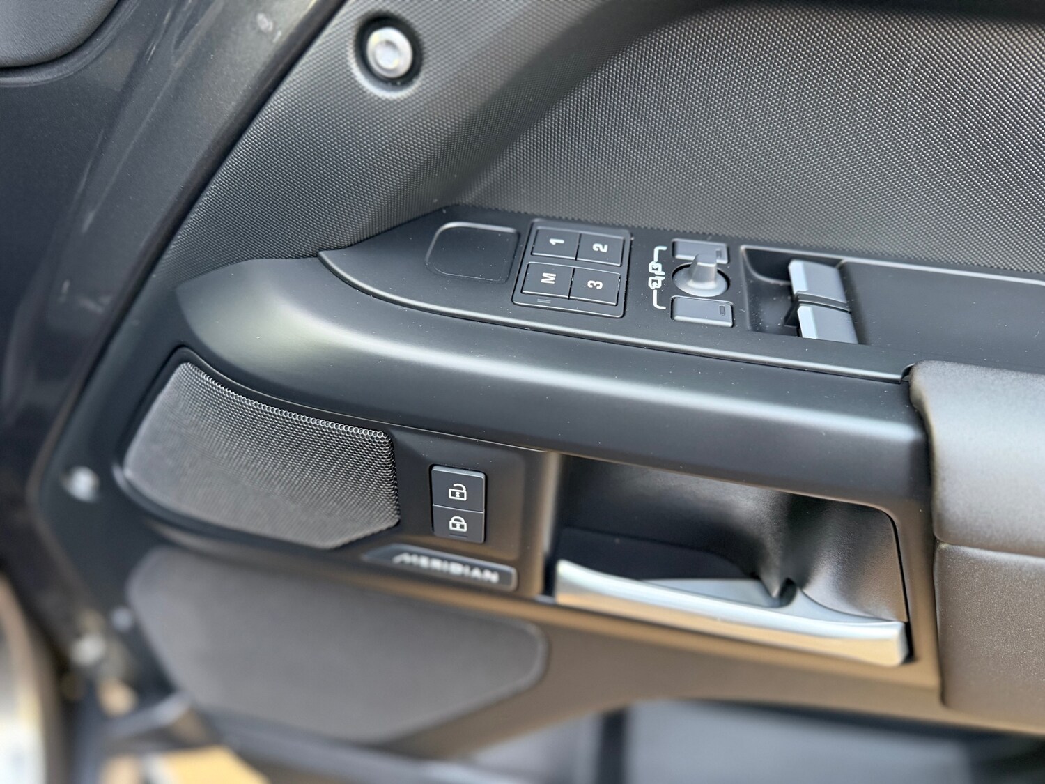 Used Land Rover Defender 2025 for sale - 76979569: Photo 27