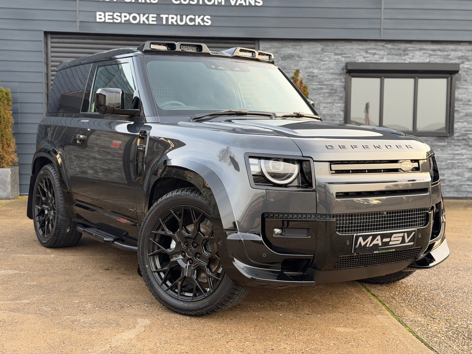 Used Land Rover Defender 2025 for sale - 76979569: Photo 32