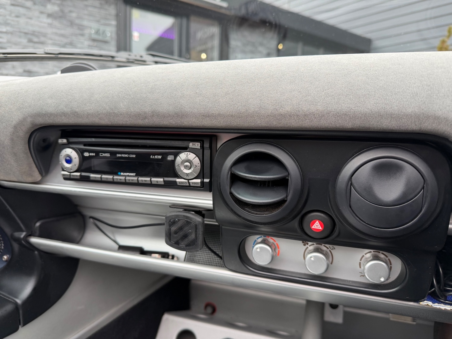 Used Lotus Elise 2004 for sale - 77300328: Photo 2