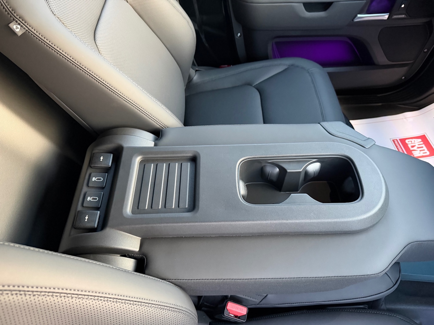 Used Land Rover Defender 2025 for sale - 76982919: Photo 15