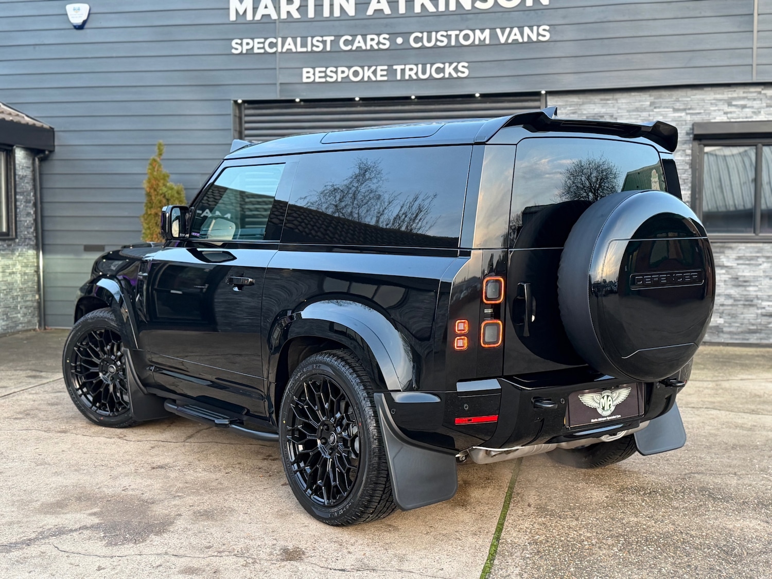 Used Land Rover Defender 2025 for sale - 76982919: Photo 16