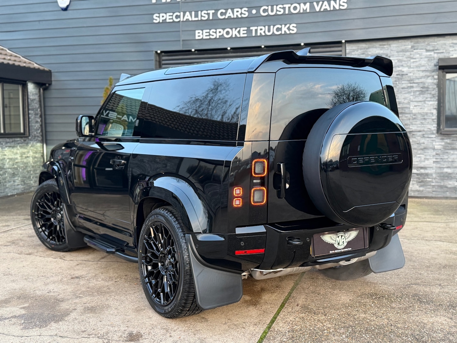 Used Land Rover Defender 2025 for sale - 76982919: Photo 18