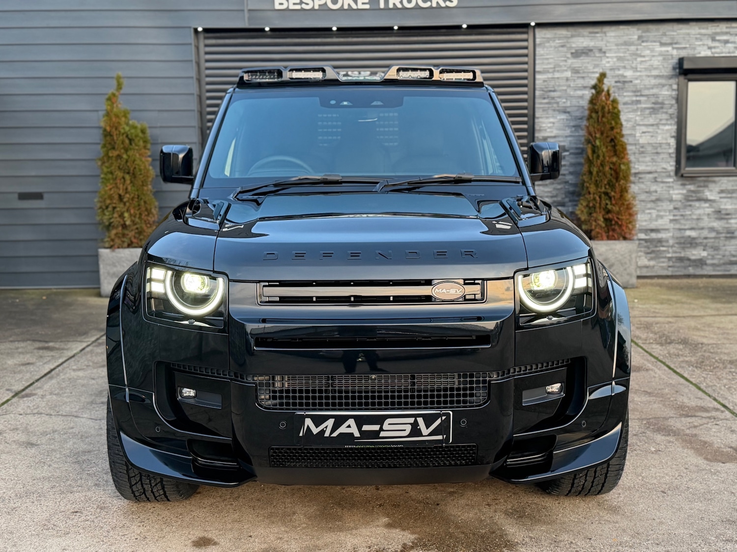 Used Land Rover Defender 2025 for sale - 76982919: Photo 2