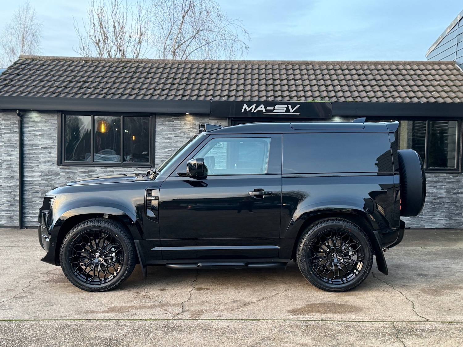 Used Land Rover Defender 2025 for sale - 76982919: Photo 5