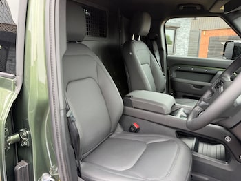 Used Land Rover Defender 2026 for sale - 78614157: Photo