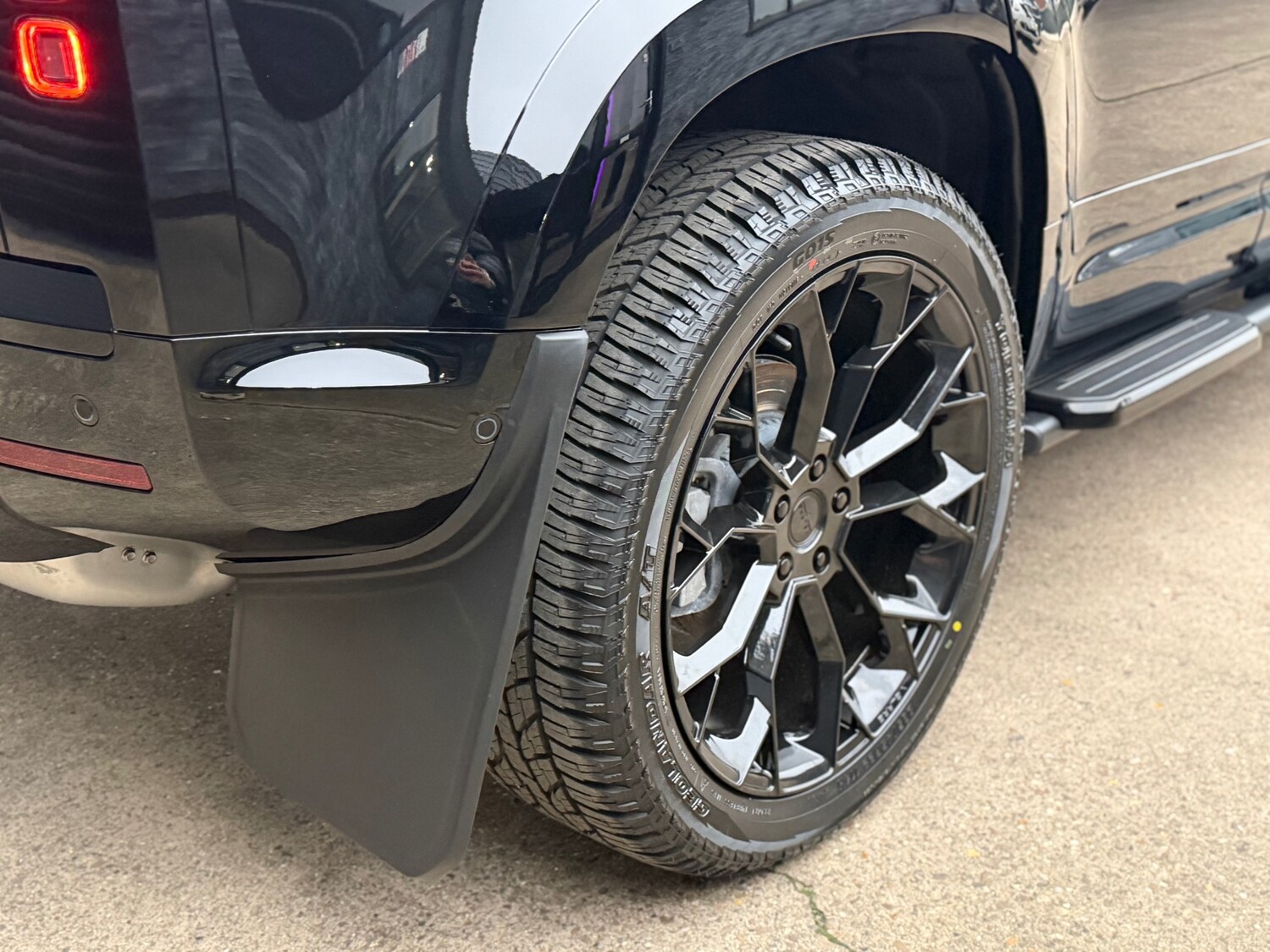 Used Land Rover Defender 2025 for sale - 77417273: Photo 27