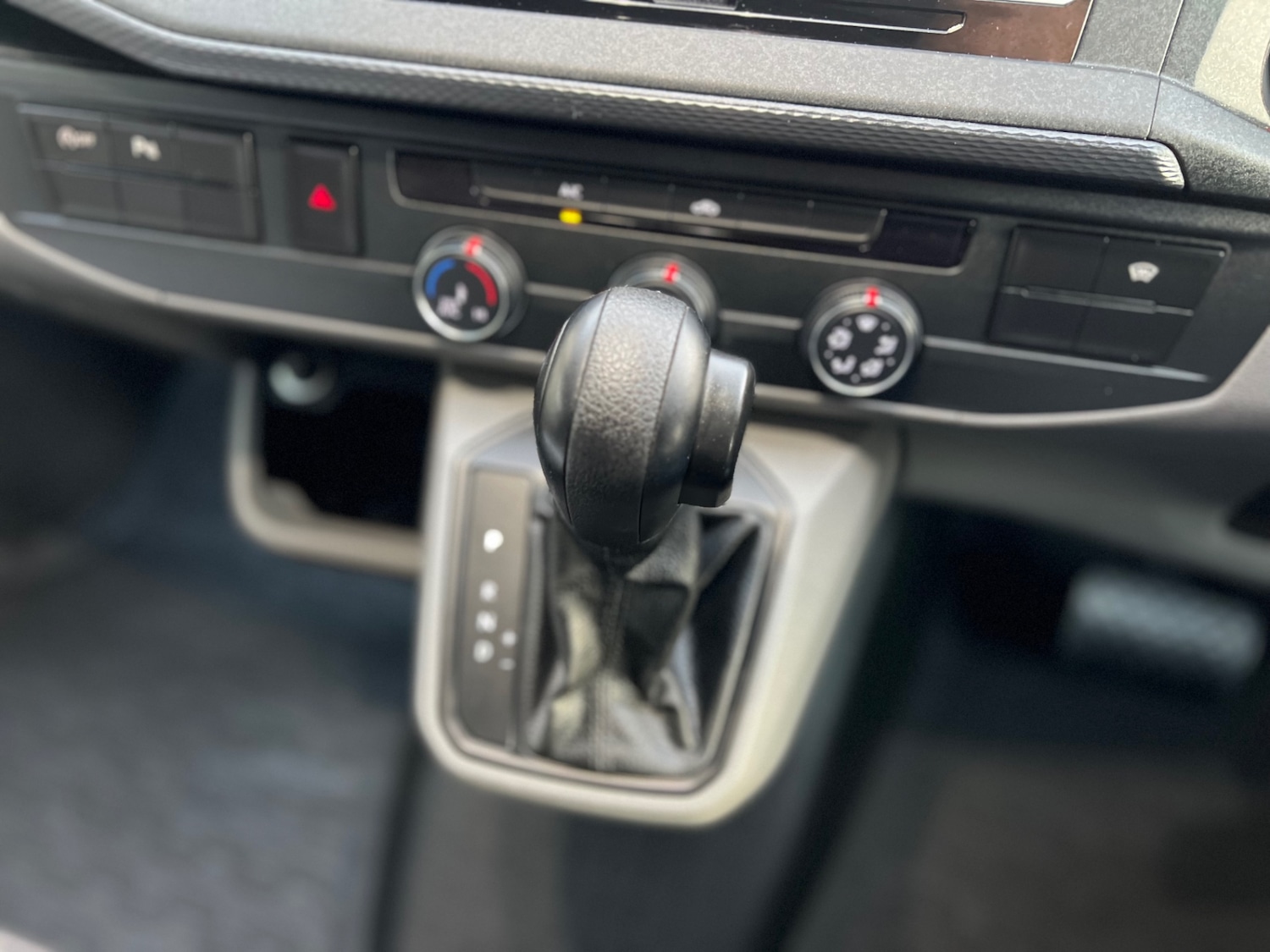 Used Volkswagen Transporter 2023 for sale - 77590183: Photo 24