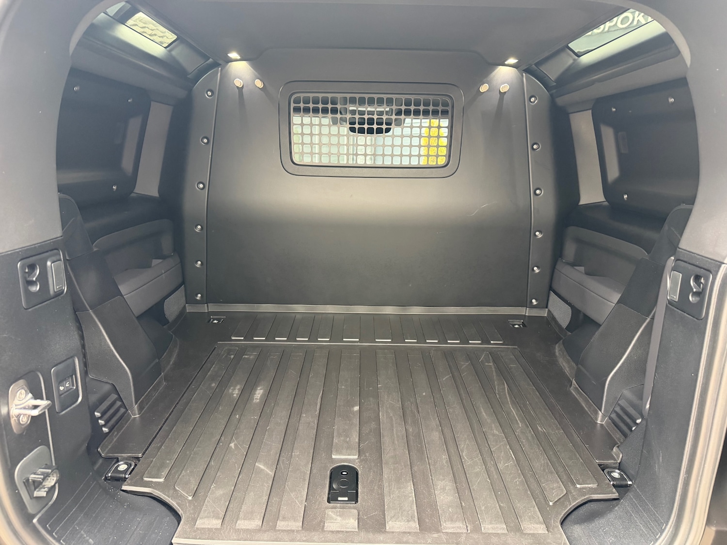 Used Land Rover Defender 2023 for sale - 77774887: Photo 16