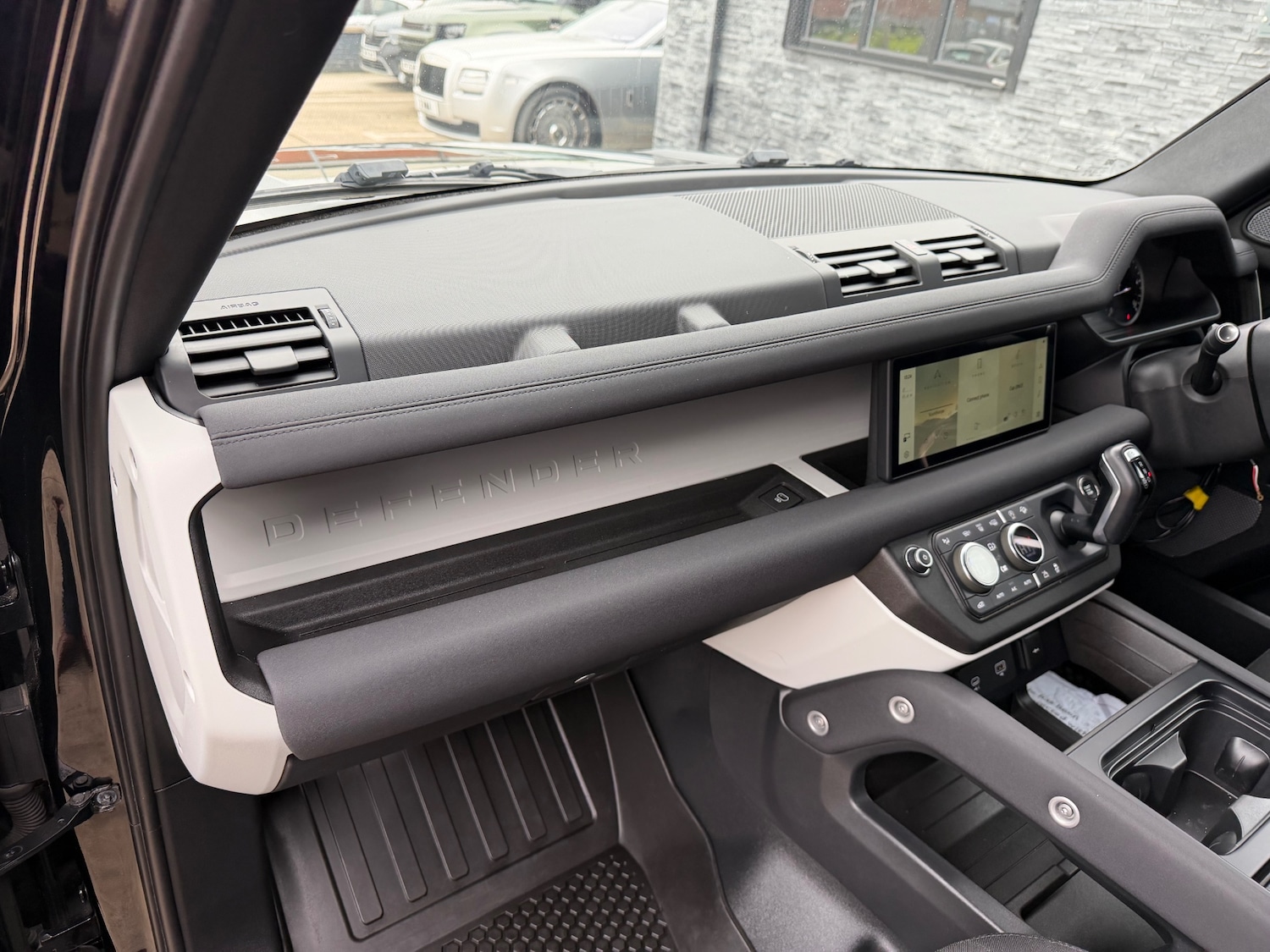 Used Land Rover Defender 2023 for sale - 77774887: Photo 9