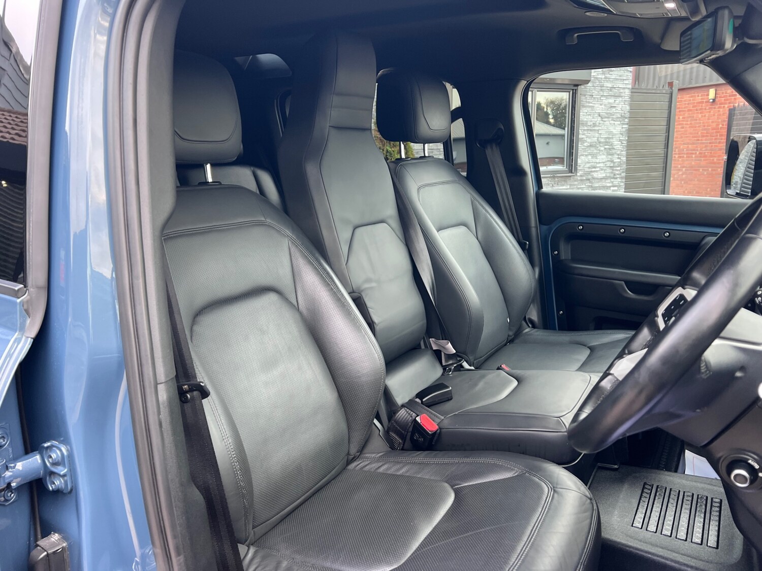 Used Land Rover Defender 2022 for sale - 76299641: Photo 5