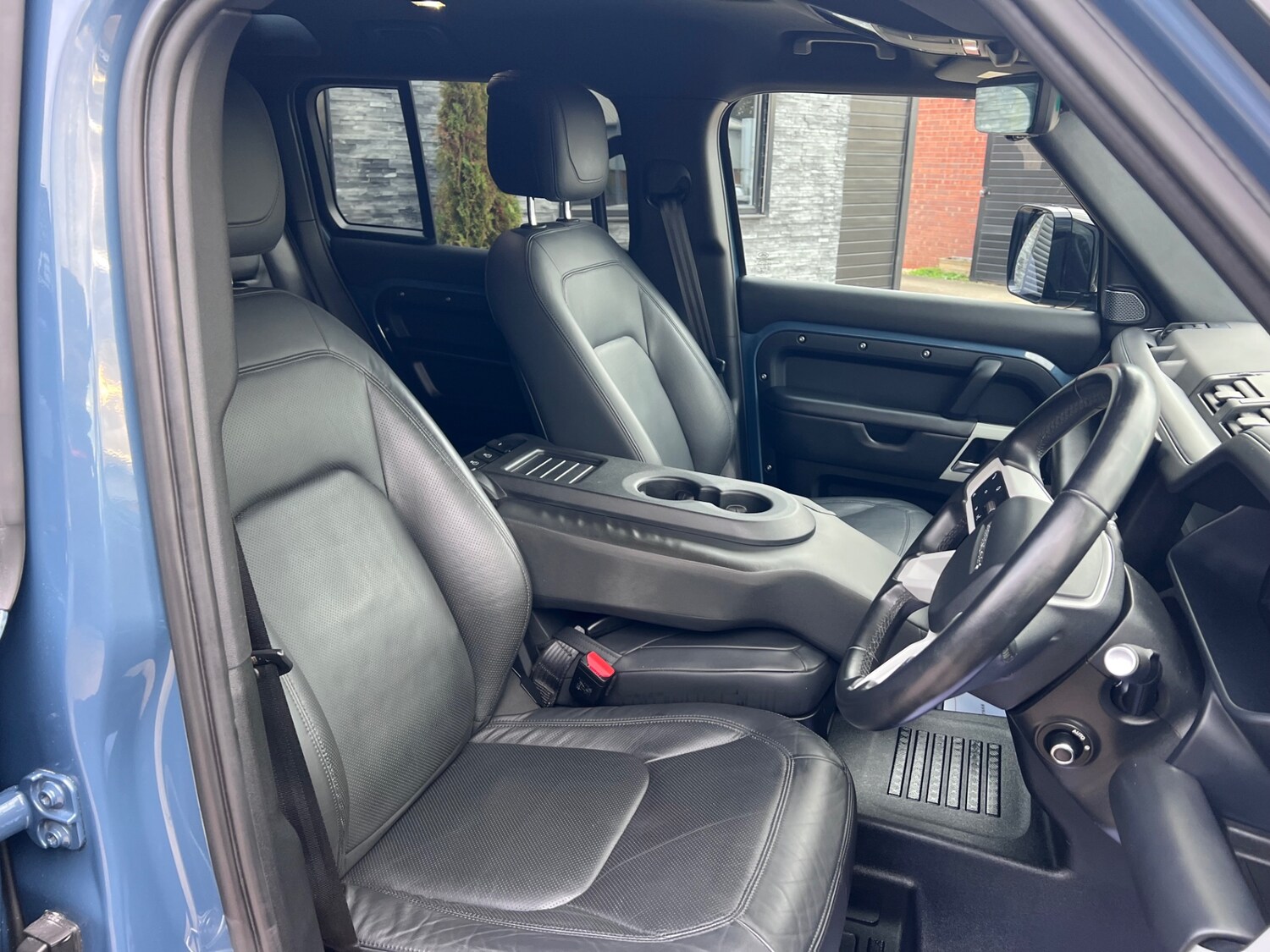 Used Land Rover Defender 2022 for sale - 76299641: Photo 6