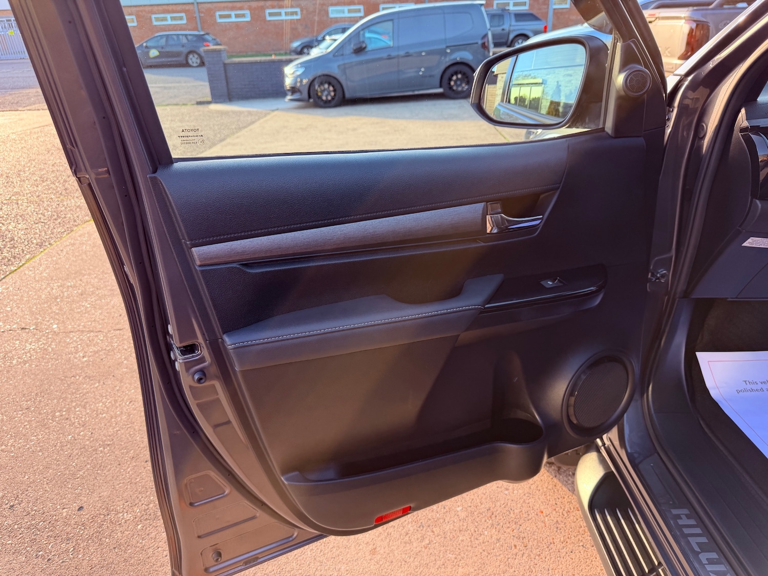 Used Toyota Hilux 2023 for sale - 76600147: Photo 17