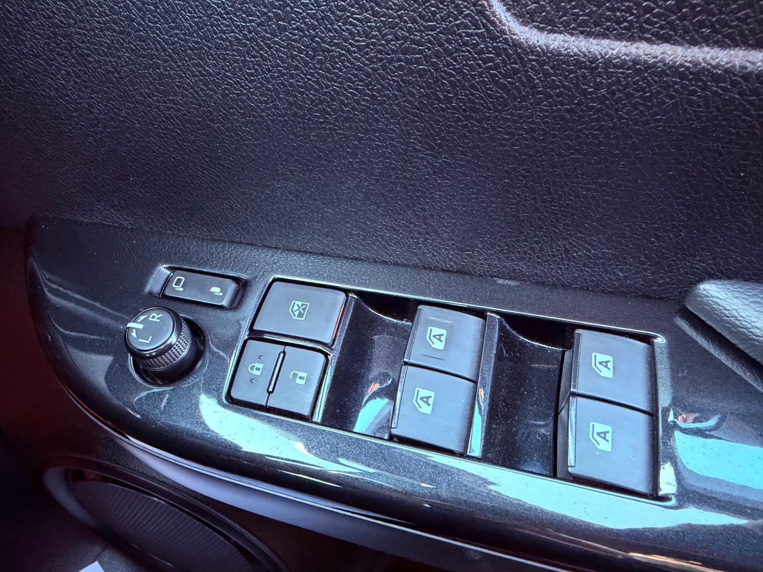 Used Toyota Hilux 2023 for sale - 76600147: Photo 27