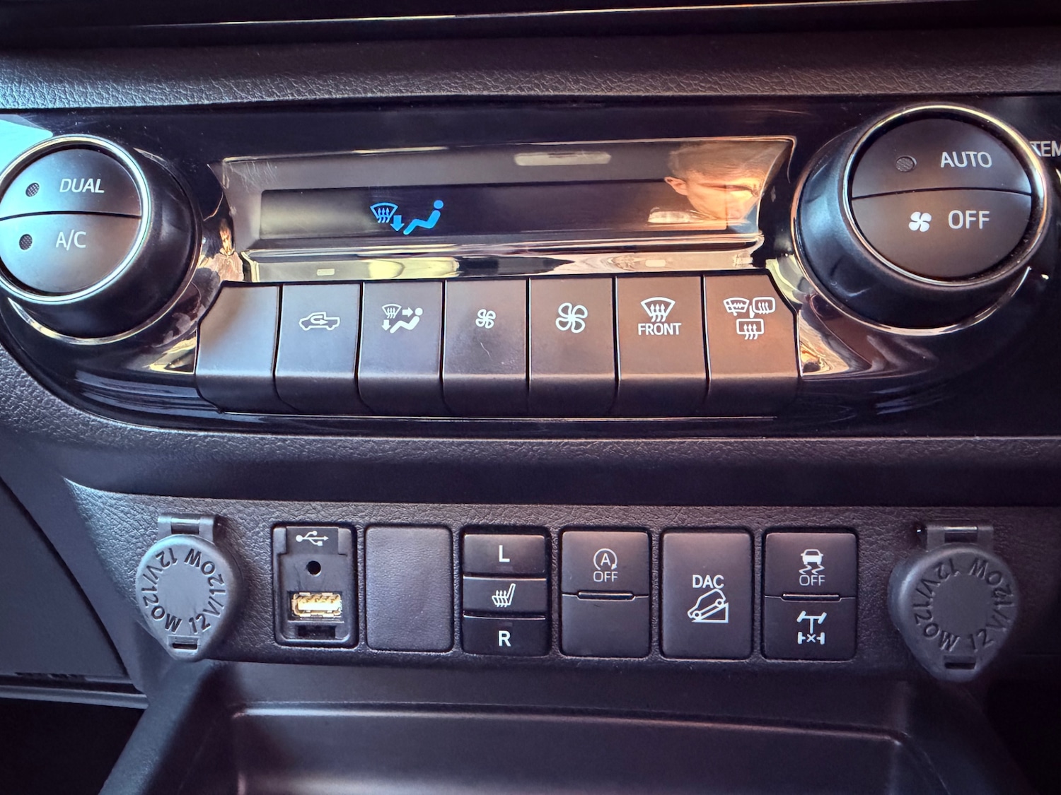 Used Toyota Hilux 2023 for sale - 76600147: Photo 28