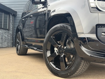 Used Land Rover Defender 2026 for sale - 77831842: Photo