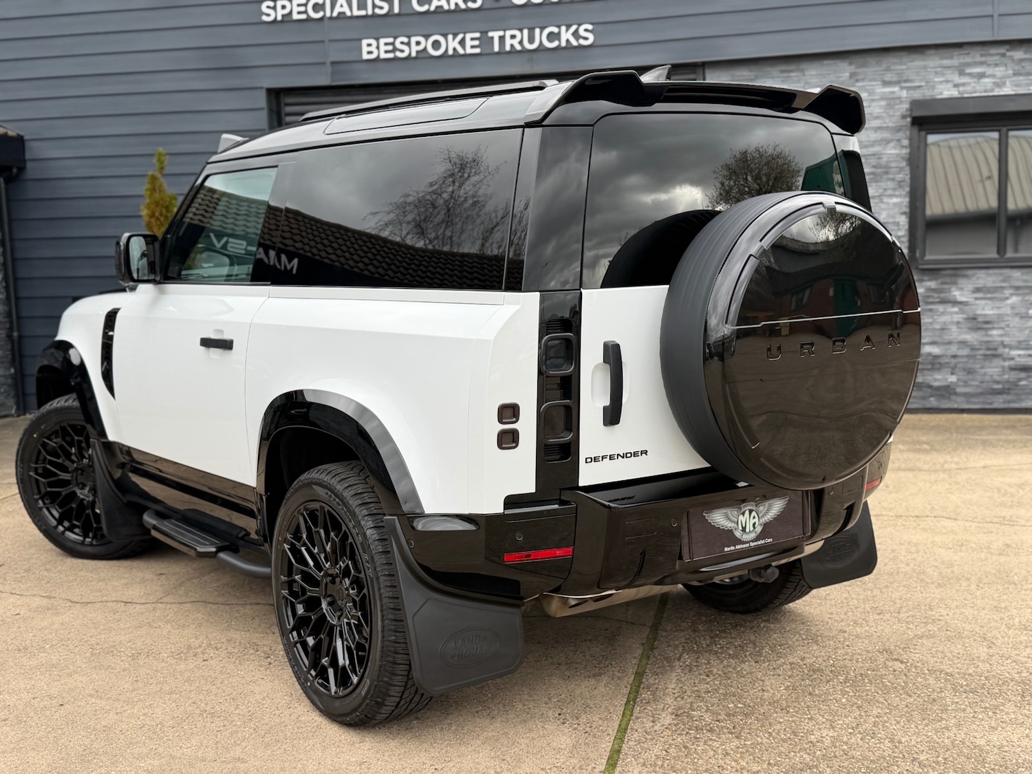 Used Land Rover Defender 2023 for sale - 77872184: Photo 12