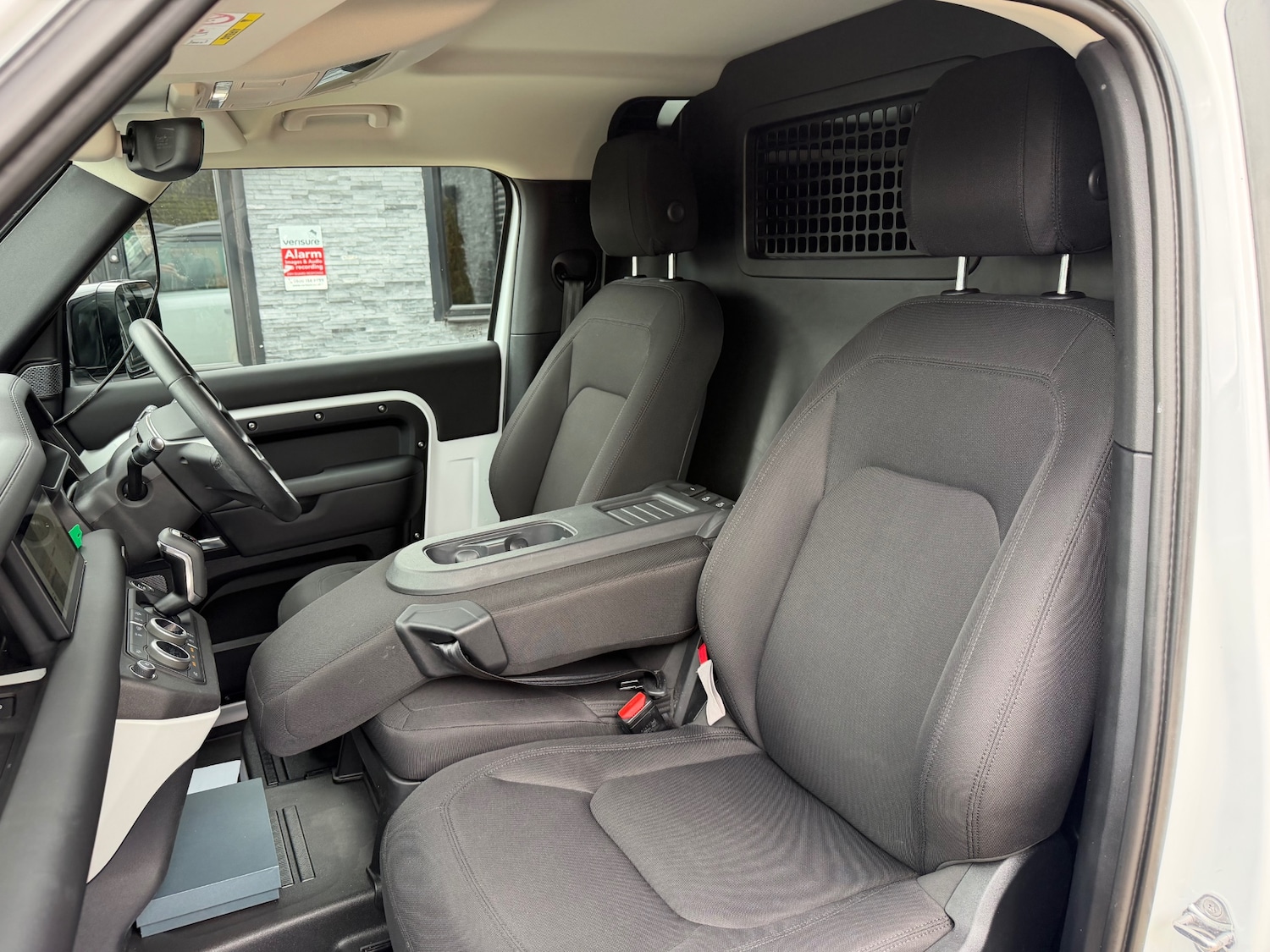 Used Land Rover Defender 2023 for sale - 77872184: Photo 19