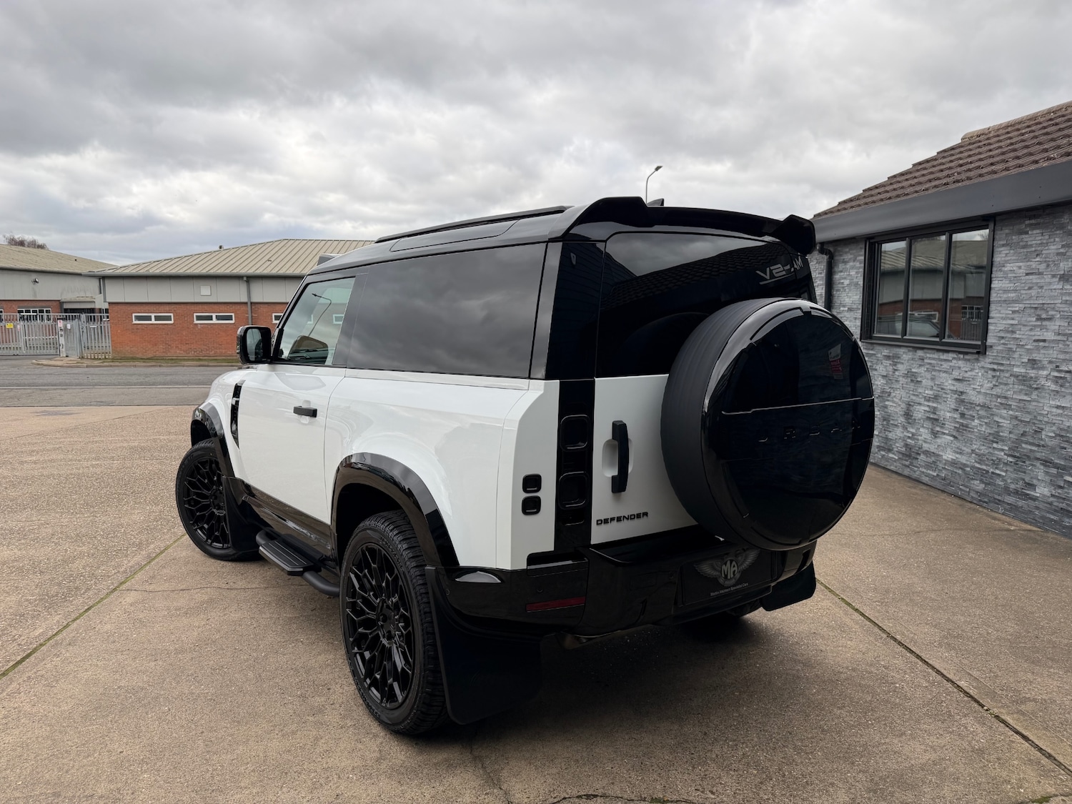 Used Land Rover Defender 2023 for sale - 77872184: Photo 6