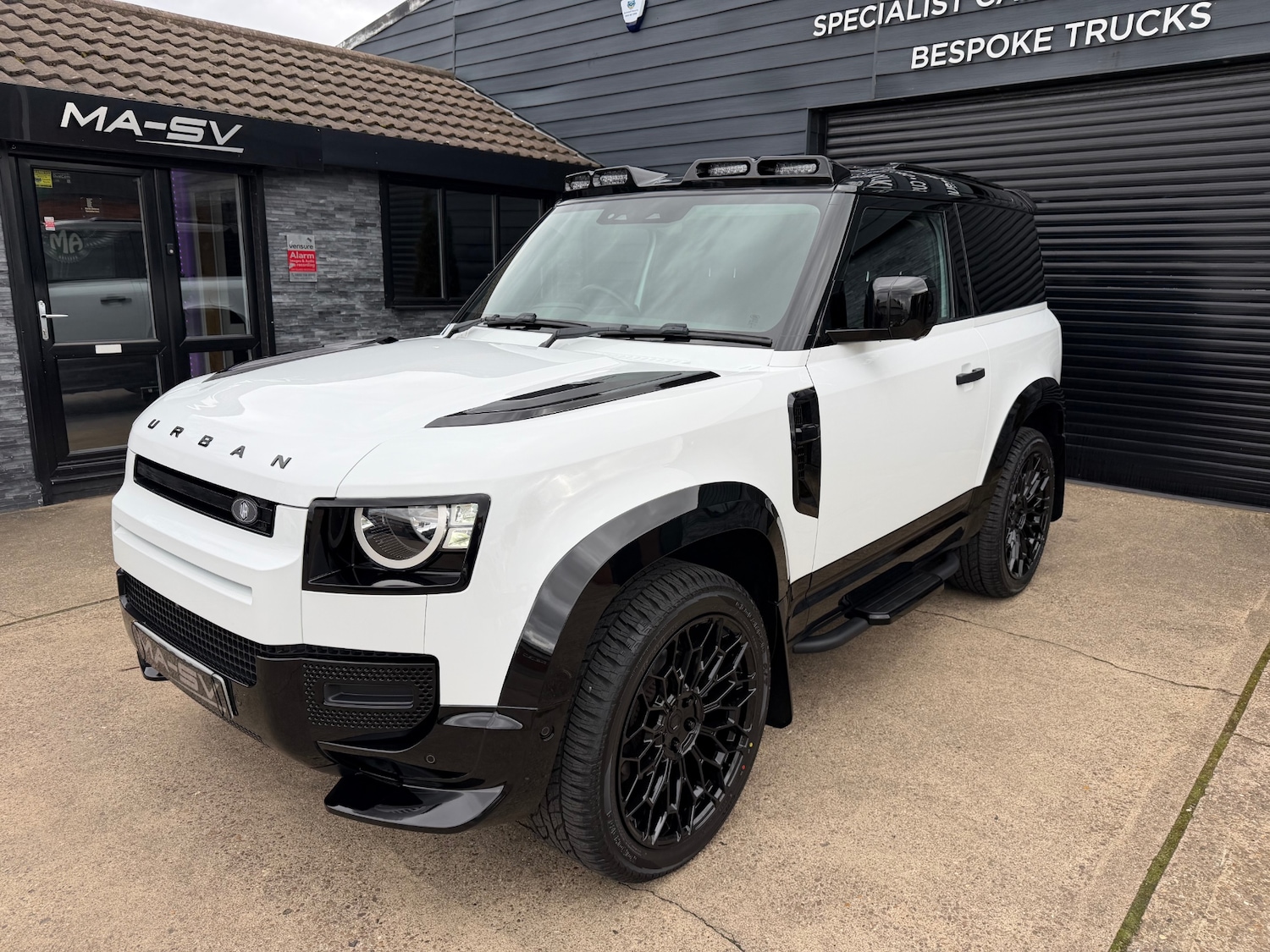 Used Land Rover Defender 2023 for sale - 77872184: Photo 7