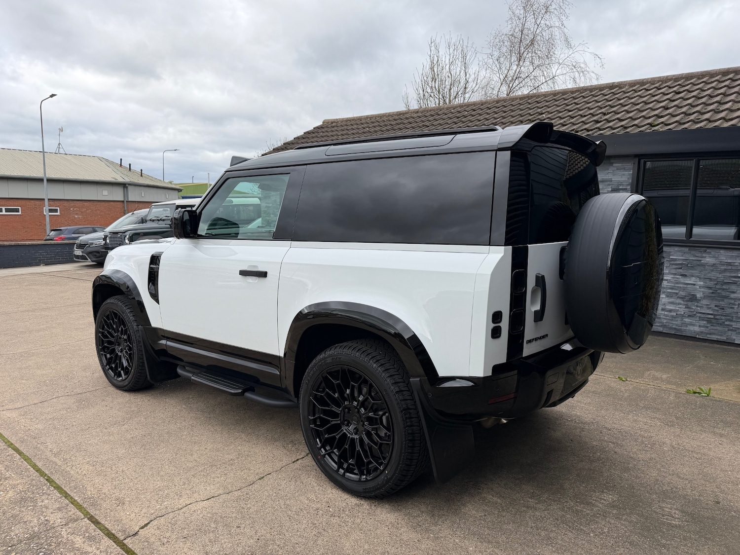 Used Land Rover Defender 2023 for sale - 77872184: Photo 9