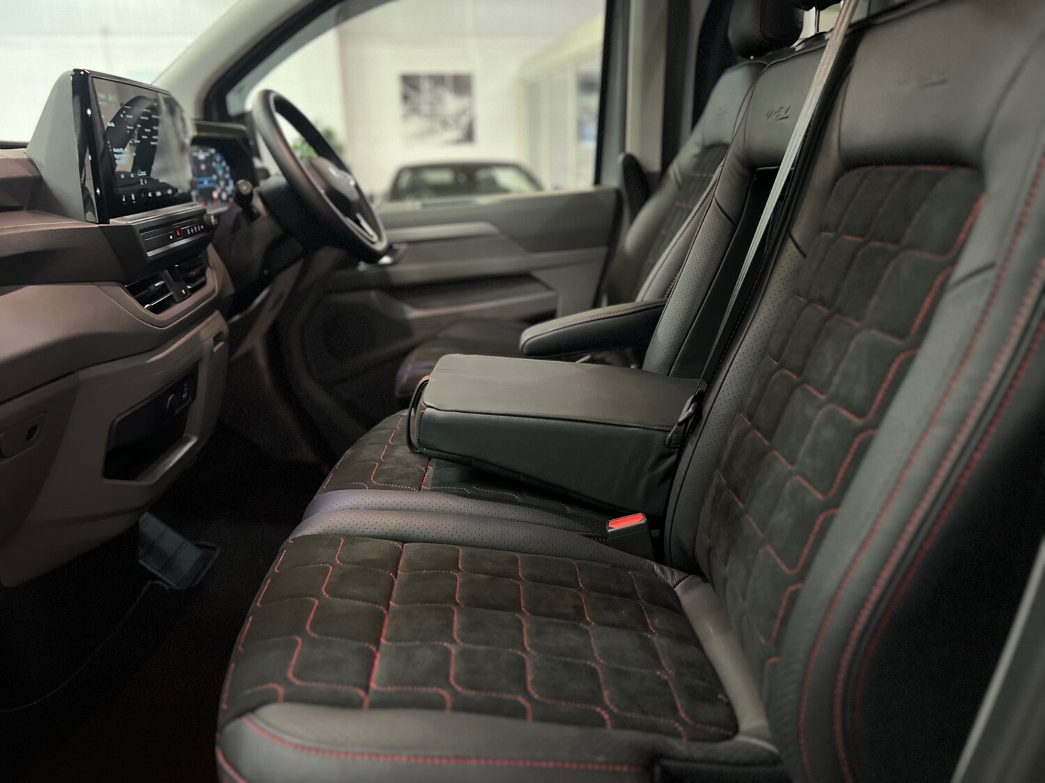 Used Volkswagen Transporter 2025 for sale - 76719280: Photo 53