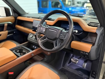 Used Land Rover Defender 2023 for sale - 78906266: Photo