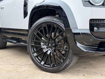 Used Land Rover Defender 2026 for sale - 77504544: Photo