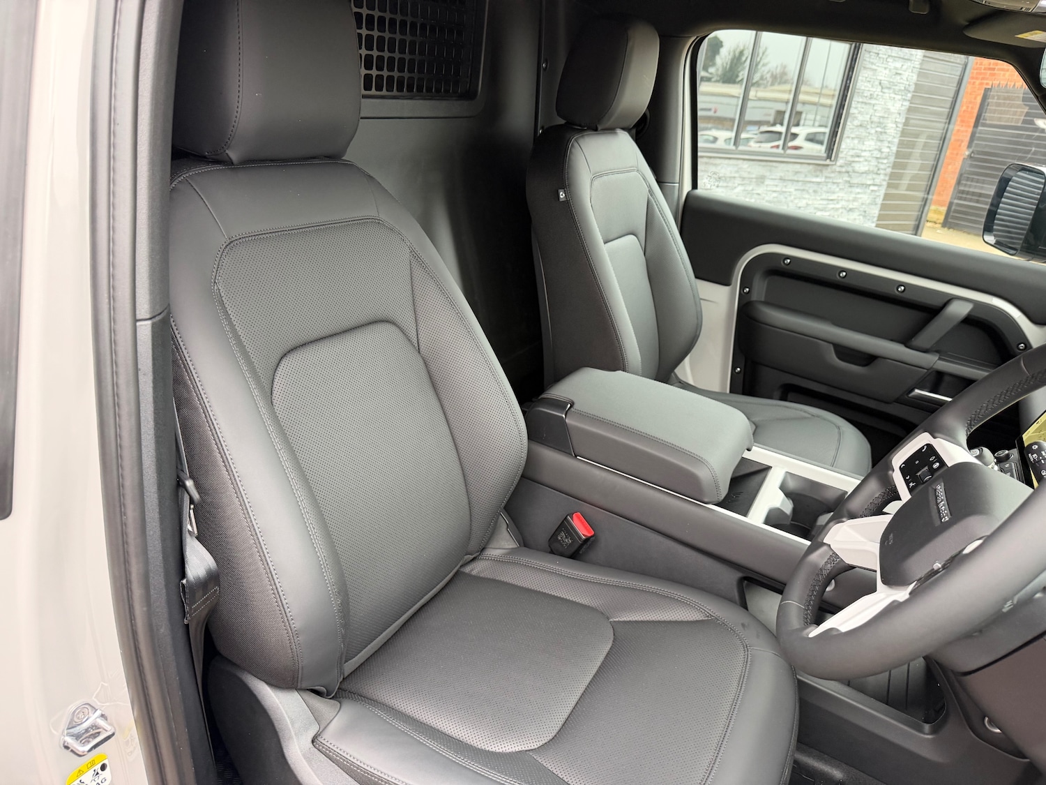 Used Land Rover Defender 2026 for sale - 77504544: Photo 6