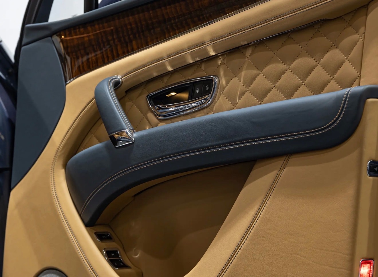 Used Bentley Bentayga 2016 for sale - 77367247: Photo 39