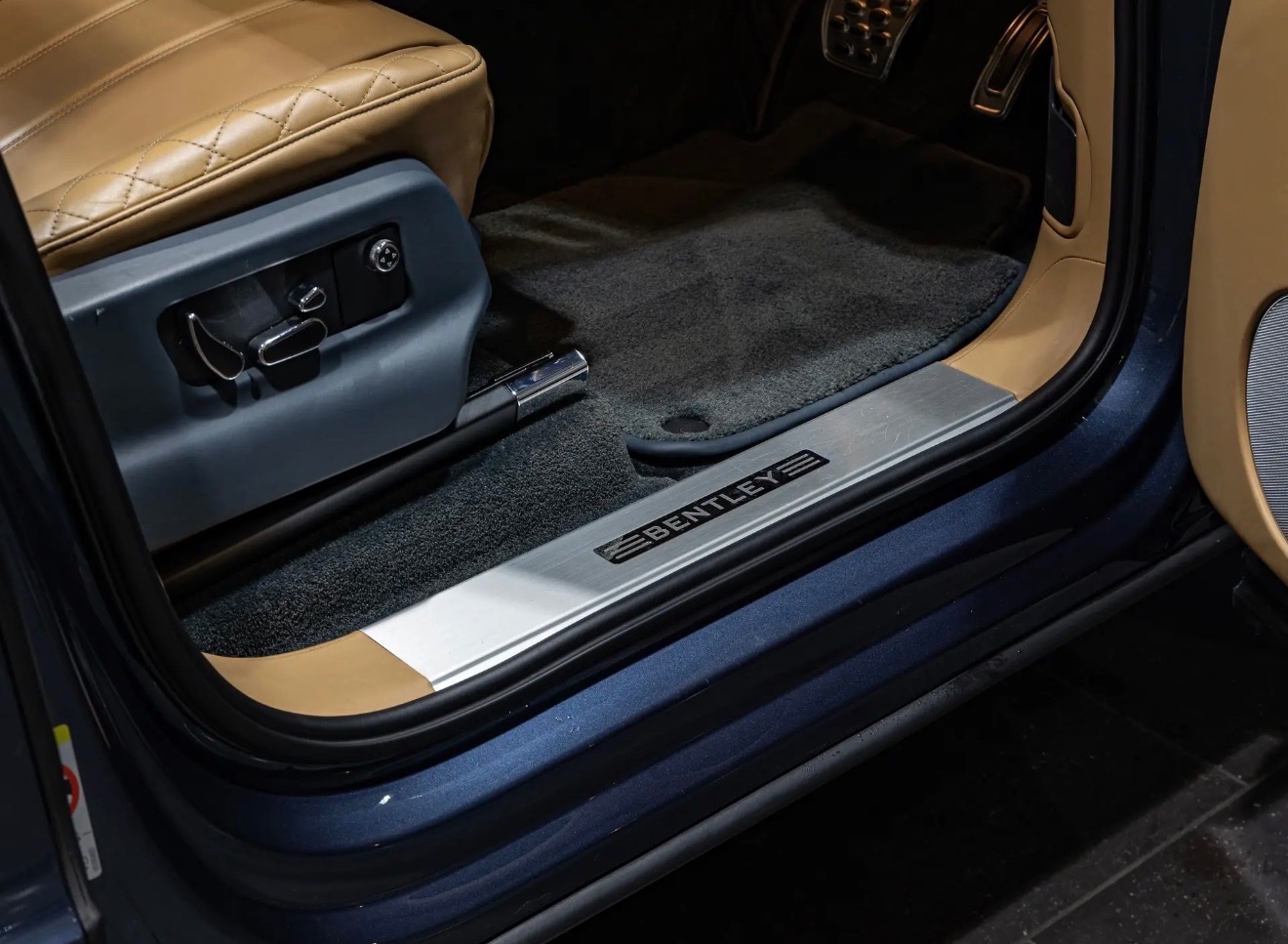 Used Bentley Bentayga 2016 for sale - 77367247: Photo 40