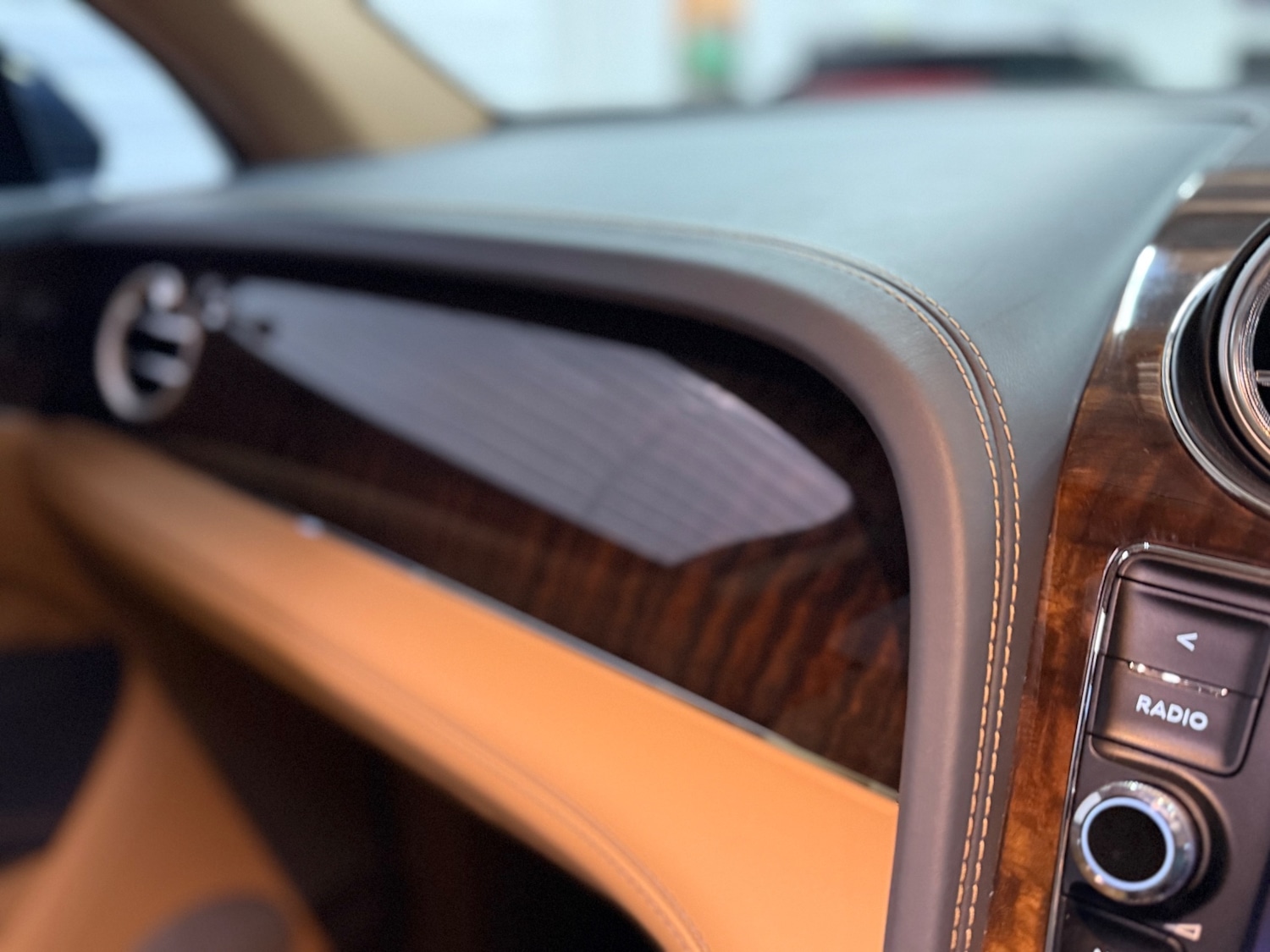 Used Bentley Bentayga 2016 for sale - 77367247: Photo 53