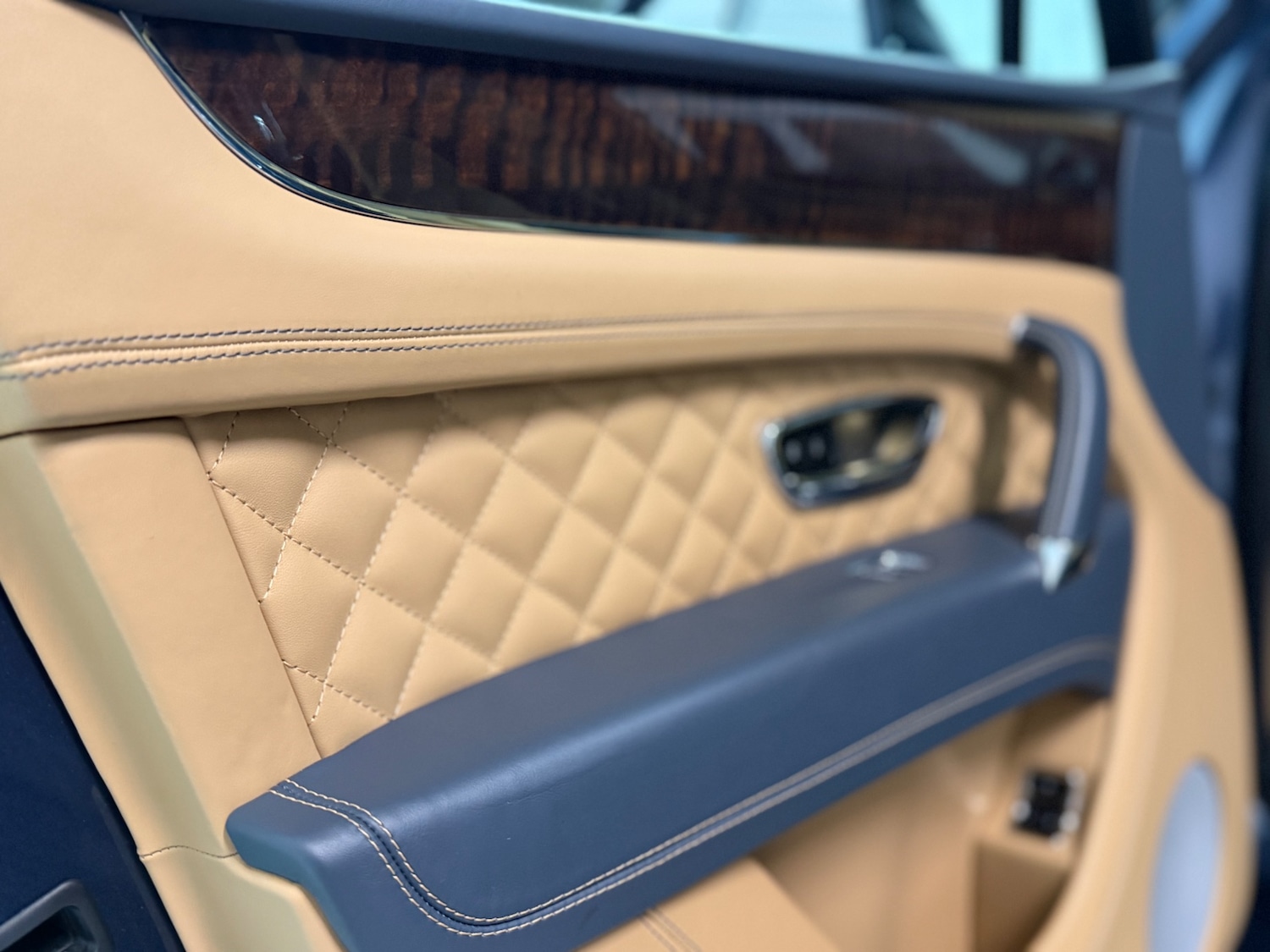 Used Bentley Bentayga 2016 for sale - 77367247: Photo 59