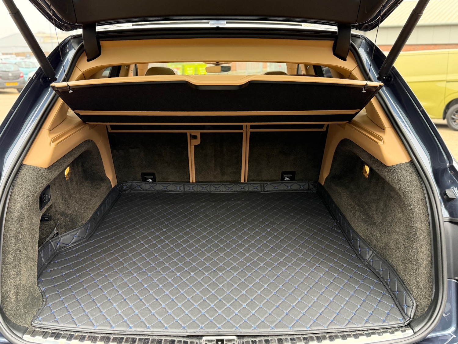 Used Bentley Bentayga 2016 for sale - 77367247: Photo 6