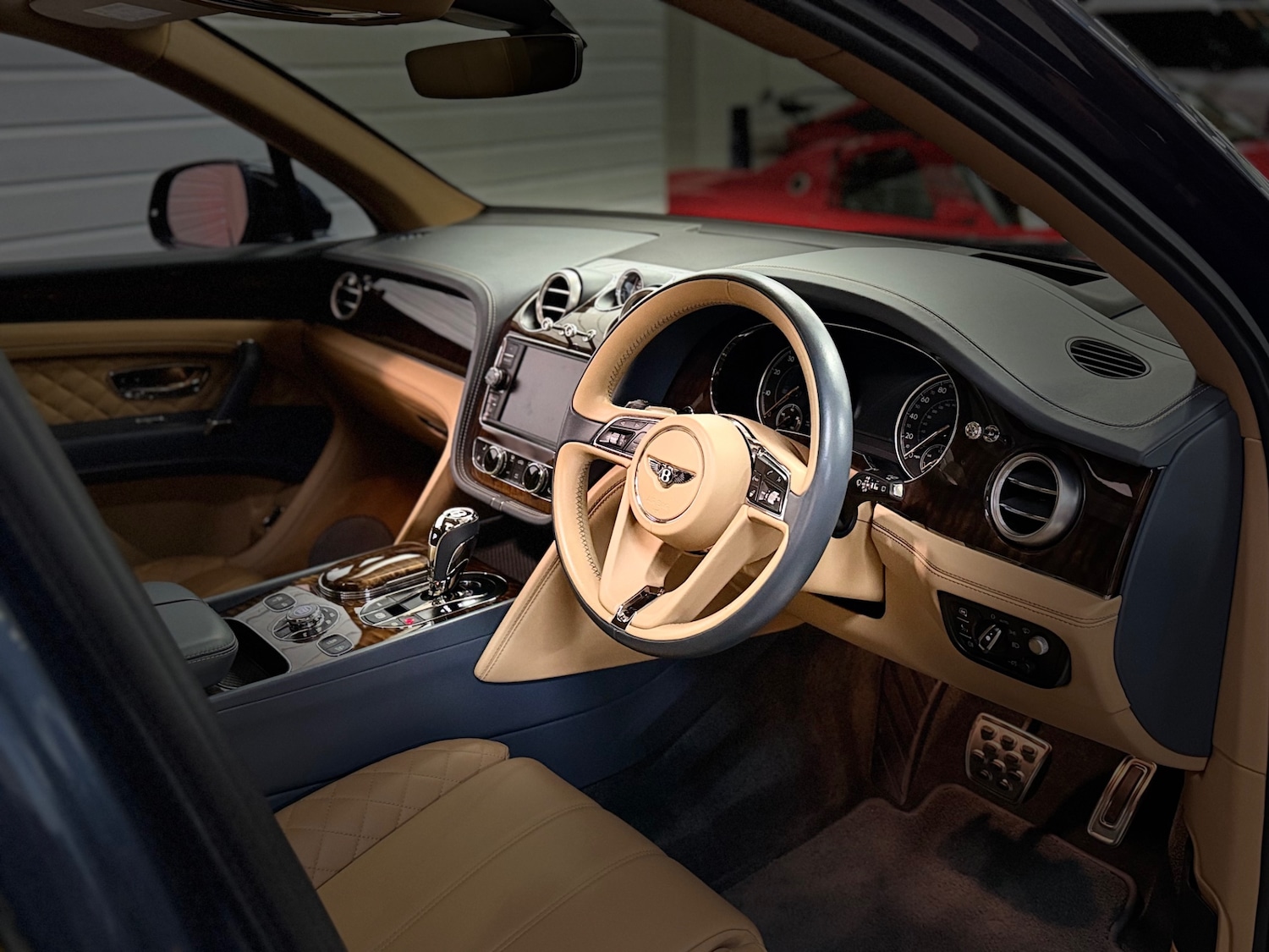 Used Bentley Bentayga 2016 for sale - 77367247: Photo 64