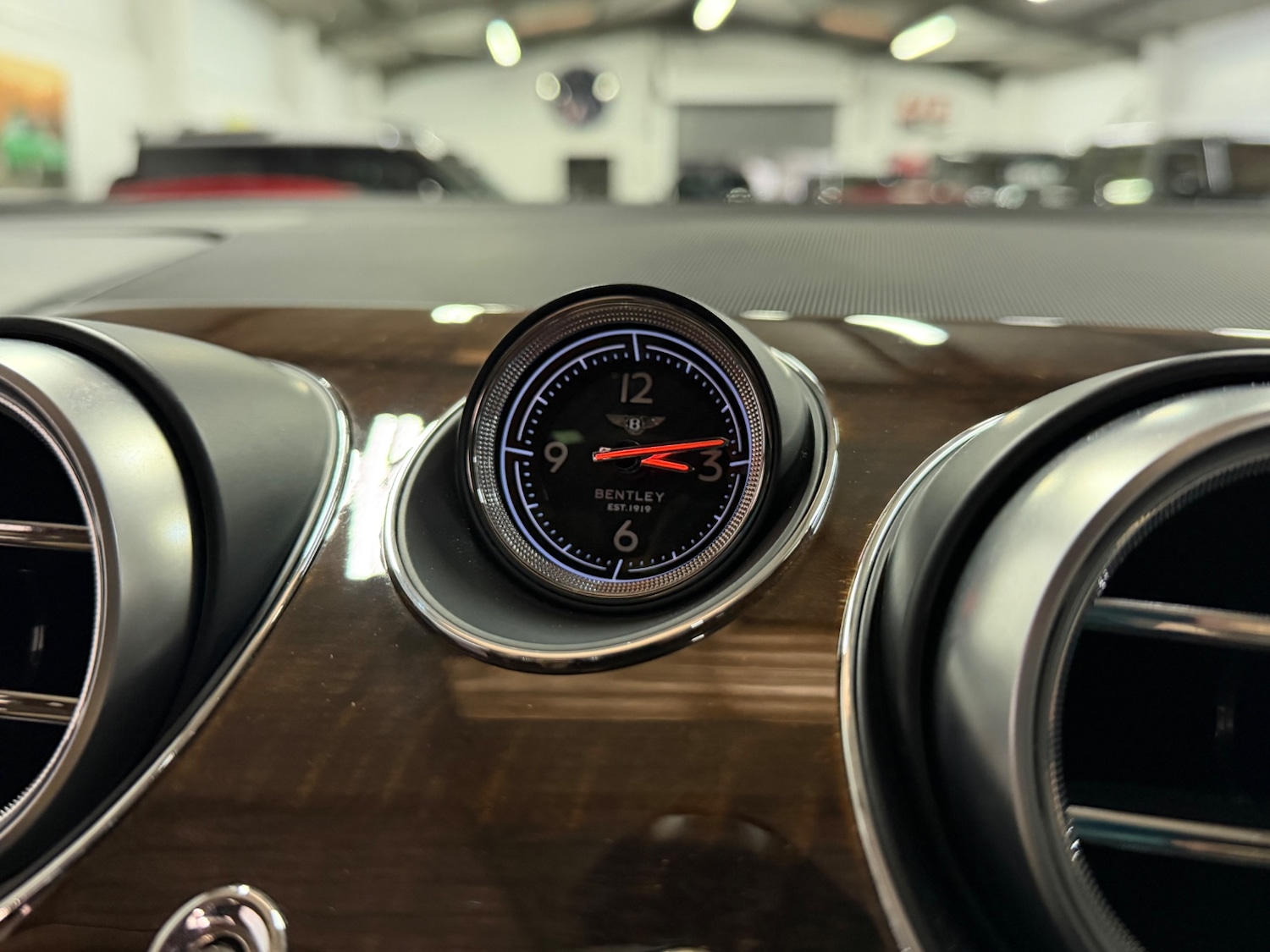 Used Bentley Bentayga 2016 for sale - 77367247: Photo 93