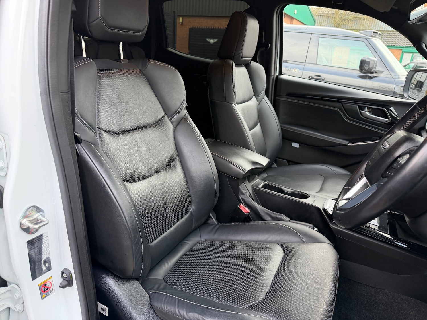 Used Isuzu D-Max 2023 for sale - 77247395: Photo 12