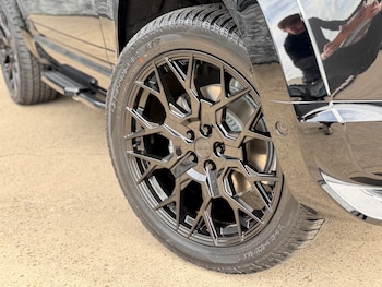 Used Land Rover Defender 2026 for sale - 78249985: Photo