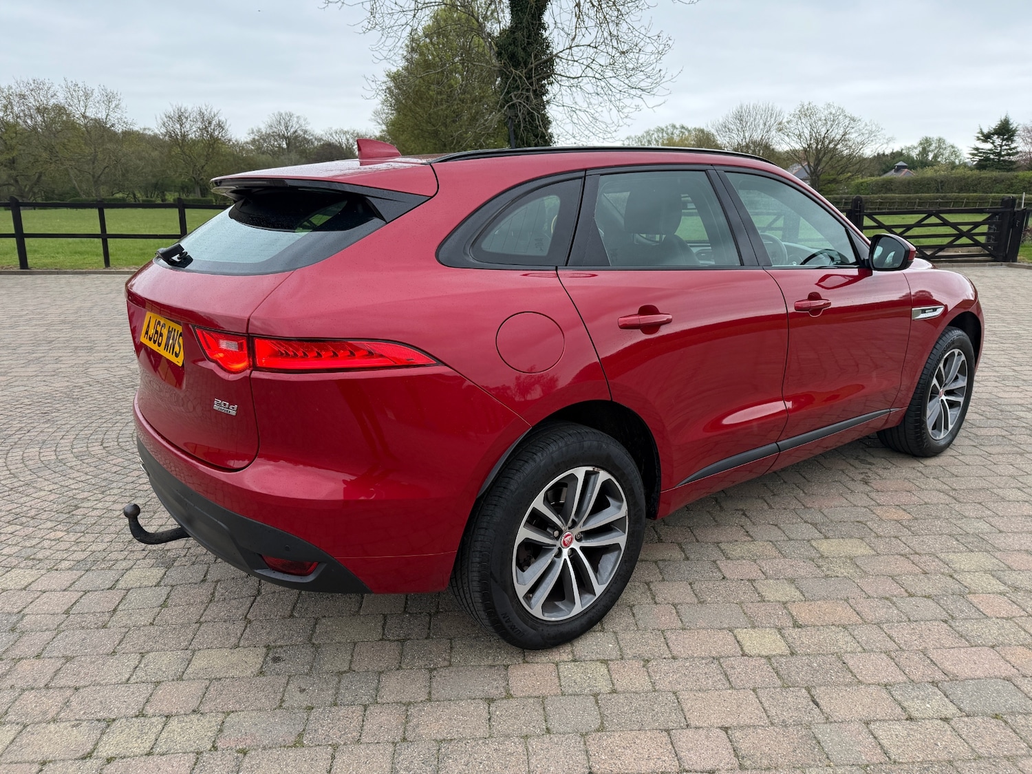Used Jaguar F-Pace 2016 for sale - 78219646: Photo 5