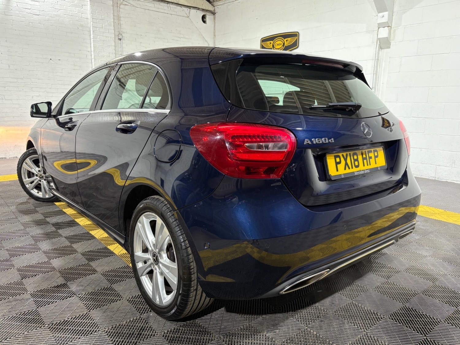 Used Mercedes-Benz A-Class 2018 for sale - 76592430: Photo 2